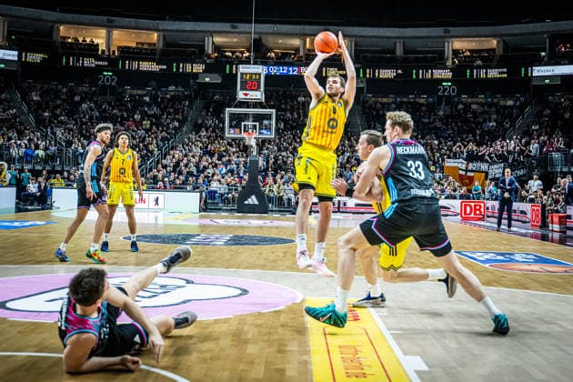 Basketball Berlin 20 04 2026 Season 2025 2026 EasyCredit BBL 1 Bundesliga Men, Men Alba Berlin Telekom Baskets Bonn Malte Delow Alba Berlin, No 06