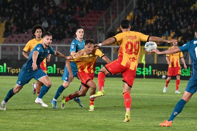 CALCIO - Serie A - US Lecce vs ACF Fiorentina Walid Cheddira (Us Lecce) in action during US Lecce vs ACF Fiorentina, Italian soccer Serie A match in Lecce, Italy, April 20 2026 Lecce Italy  Copyright: xIPAxSport ABACAx