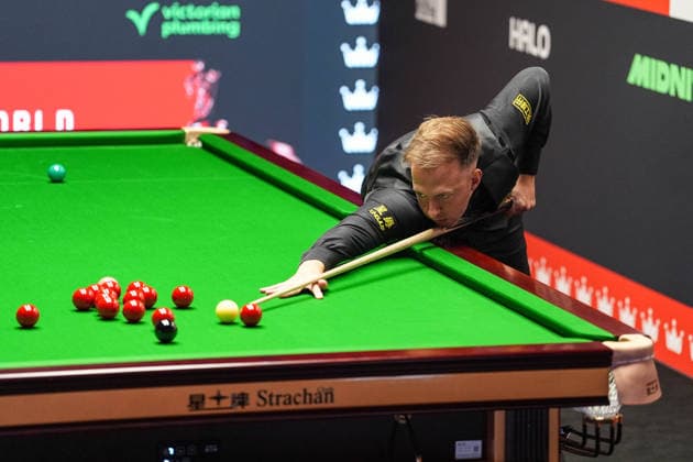 Halo World Snooker Championship 2026 Judd Trump (England) plays a shot during Round 1 of the Halo World Snooker Championship 2026, Crucible Theatre, Sheffield, England on 21 April 2026 Credit: Richard Bierton Every Second Media Editorial use only. All images are copyright Every Second Media Limited. No images may be reproduced without prior permission. Copyright: xIMAGO EveryxSecondxMediax ESM-1931-0040 RichardxBiertonx xEveryxSecondxMediax
