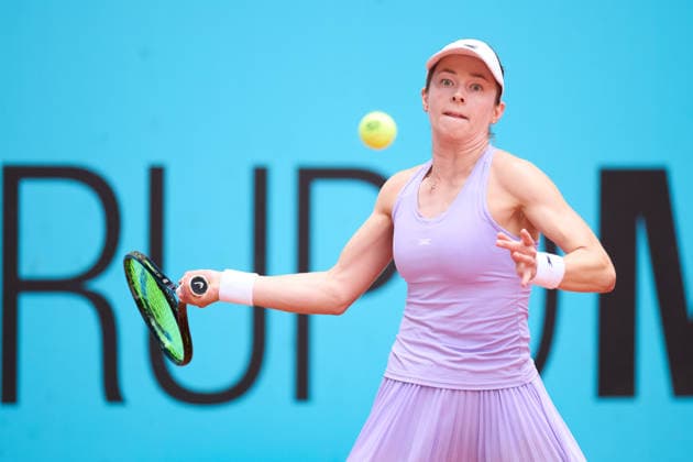 Mutua Madrid Open - Day Two Katie Volynets of United States plays a forehand against Tamara Korpatsch of Germany during the GirlÕs Singles match on day two of the Mutua Madrid Open at Caja Magica on April 21, 2026, in Madrid, Spain. Madrid Caja Magica Madrid Spain RL_MMO2K26_000228 Copyright: xRicardoxLarreinax