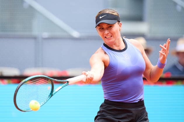 Mutua Madrid Open - Day Two Paula Badosa of Spain plays a forehand against Julia Grabher of Austria during the GirlÕs Singles match on day two of the Mutua Madrid Open at Caja Magica on April 21, 2026, in Madrid, Spain. Madrid Caja Magica Madrid Spain RL_MMO2K26_000249 Copyright: xRicardoxLarreinax