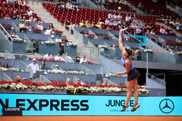 Mutua Madrid Open - Day Two Paula Badosa of Spain serves against Julia Grabher of Austria during the Girl™s Singles match on day two of the Mutua Madrid Open at Caja Magica on April 21, 2026, in Madrid, Spain. Madrid Caja Magica Madrid Spain RL_MMO2K26_000264 Copyright: xRicardoxLarreinax