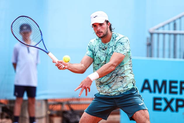 Mutua Madrid Open 2026 - Day 2 Jaime Faria of Portugal competes against Lloyd Harris of South Africa during their Men s Singles match on Day Two of the Mutua Madrid Open at La Caja Magica on April 21, 2026, in Madrid, Spain. Madrid Madrid Spain  Copyright: xMiguelxReisx originalFilename:reis-notitle260421_np0p1.jpg