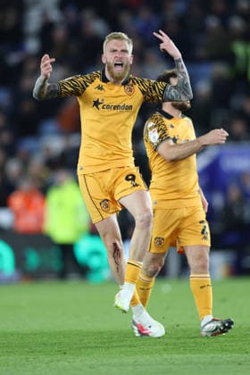 Leicester City v Hull City Sky Bet Championship Oliver McBurnie of Hull City celebrates scoring the second goal during the Sky Bet Championship match at the King Power Stadium, Leicester 21 04 2026 UK Newspapers OUT Copyright: xAndyxSumnerx FIL-23317-0238