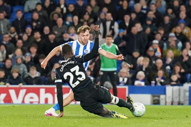 Brighton & Hove Albion v Chelsea, Premier League Brighton & Hove Albion midfielder Jack Hinshelwood (13) scores a GOAL 2-0 during the Brighton & Hove Albion v Chelsea Premier League match at the American Express Stadium, Brighton & Hove, England on 21 April 2026 Credit: Robbie Hoad Every Second Media Editorial use only. All images are copyright Every Second Media Limited. No images may be reproduced without prior permission. All rights reserved. Premier League and Football League images are subject to licensing agreements with Football DataCo Limited. see https: www.football-dataco.com Copyright: xIMAGO EveryxSecondxMediax ESM-1932-0025 RobbiexHoadx xEveryxSecondxMediax