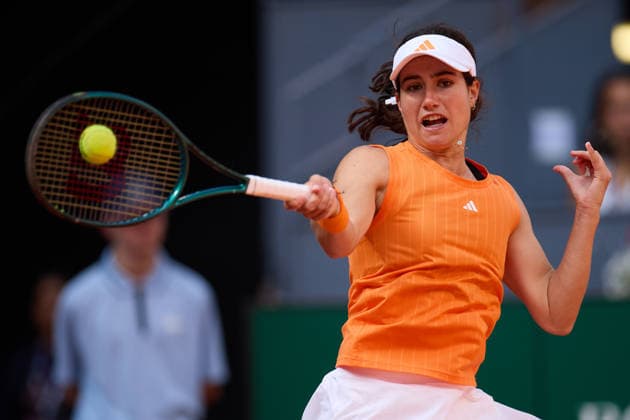 Mutua Madrid Open - Day Three Carlota Martinez Cirez of Spain plays a forehand against Zeynep Sommez of Turkey during the GirlÕs Singles match on day three of the Mutua Madrid Open at Caja Magica on April 22, 2026, in Madrid, Spain. Madrid Caja Magica Madrid Spain RL_MMO2K26_000344 Copyright: xRicardoxLarreinax