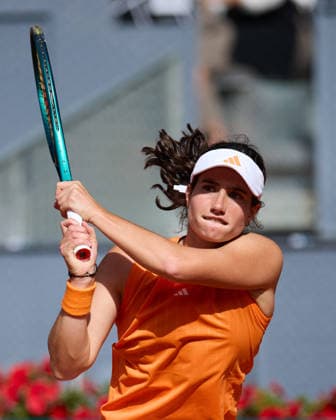 Mutua Madrid Open - Day Three Carlota Martinez Cirez of Spain plays a backhand against Zeynep Sommez of Turkey during the GirlÕs Singles match on day three of the Mutua Madrid Open at Caja Magica on April 22, 2026, in Madrid, Spain. Madrid Caja Magica Madrid Spain RL_MMO2K26_000362 Copyright: xRicardoxLarreinax
