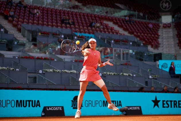 Mutua Madrid Open - Day Three Zeynep Sommez of Turkey plays a forehand against Carlota Martinez Cirez of Spain during the GirlÕs Singles match on day three of the Mutua Madrid Open at Caja Magica on April 22, 2026, in Madrid, Spain. Madrid Caja Magica Madrid Spain RL_MMO2K26_000391 Copyright: xRicardoxLarreinax
