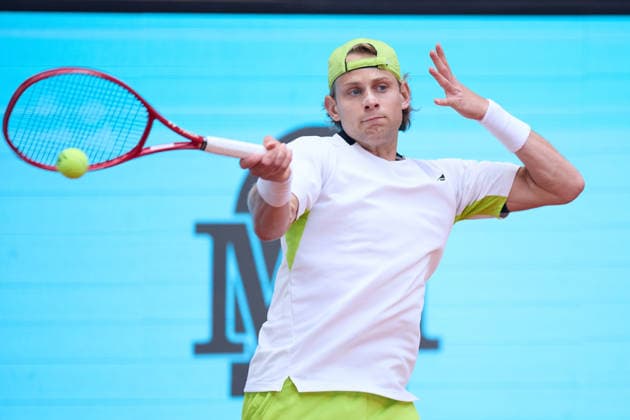 Mutua Madrid Open - Day Three Zizou Bergs of Belgium plays a forehand against Marin Cilic of Croatia during the MenÕs Singles match on day three of the Mutua Madrid Open at Caja Magica on April 22, 2026, in Madrid, Spain. Madrid Caja Magica Madrid Spain RL_MMO2K26_000405 Copyright: xRicardoxLarreinax