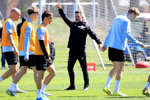 DEU, DFL, 2 FBL Hertha BSC, Training, 22 04 2026, Sportforum, Berlin, DEU, DFL, 2 FBL Hertha BSC, Training, in the picture Head Coach Stefan Leitl Hertha BSC Berlin , Michal Karbownik Hertha BSC Berlin 33 , Toni Leistner Hertha BSC Berlin 37 , Kennet Eichhorn Hertha BSC Berlin 23 , Luca Schuler Hertha BSC Berlin 18 DFL regulations prohibit any use of Photographs as image sequences and or quasi video nordphotoxGmbHx xEngler nph00076