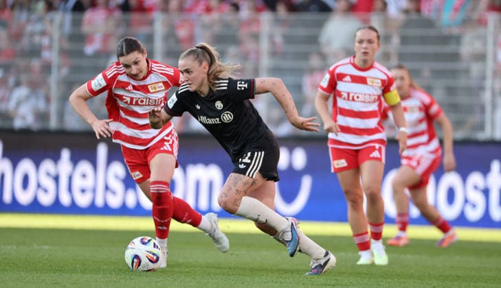 Sophie Weidauer, Georgia Stanway on the ball duel Match scene Action Sport Football Soccer 1 Bundesliga Women Women 23 Matchday Season 2025 2026 22 04 2026 1 FC Union Berlin vs FC Bayern München FCB DFL regulations prohibit any use of photographs as image sequences and or quasi video