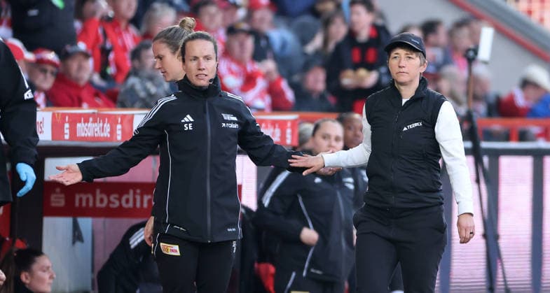 Co-Trainer Sabrina Eckhoff, Trainer Ailien Poese Action Upper Body Sport Football Soccer 1 Bundesliga Women Women 23 Matchday Season 2025 2026 22 04 2026 1 FC Union Berlin vs FC Bayern Munich FCB DFL regulations prohibit any use of photographs as image sequences and or quasi video