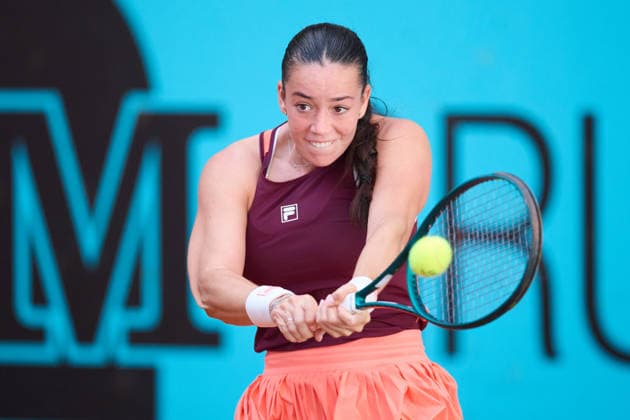 Mutua Madrid Open - Day Three Tereza Valentova of Czech Republic plays a backhand against Yulia Putintseva of Kazakhstan during the MenÕs Singles match on day three of the Mutua Madrid Open at Caja Magica on April 22, 2026, in Madrid, Spain. Madrid Caja Magica Madrid Spain RL_MMO2K26_000533 Copyright: xRicardoxLarreinax