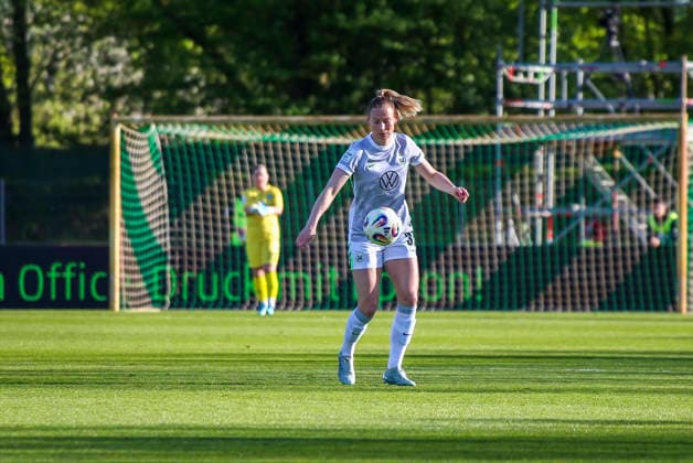 Germany Womens Bundesliga 2025 2026, Matchday 17 Werder Bremen vs VfL Wolfsburg Weser Stadion Platz 11 Bremen Sarai Linder VfL Wolfsburg Women, 39 Bremen Copyright: xAymanxAlahmedx