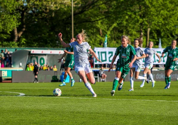 Germany Womens Bundesliga 2025 2026, Matchday 17 Werder Bremen vs VfL Wolfsburg Weser Stadion Platz 11 Bremen Camilla Küver Camilla Kuver VfL Wolfsburg Women, 16 Bremen Copyright: xAymanxAlahmedx