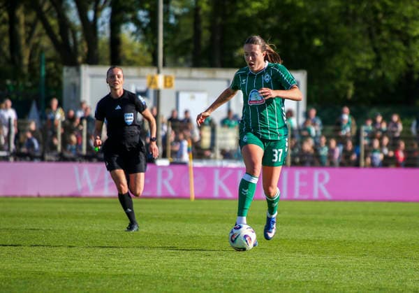 Germany Womens Bundesliga 2025 2026, Matchday 17 Werder Bremen vs VfL Wolfsburg Weser Stadion Platz 11 Bremen Mara Alber Werder Bremen Women, 37 Bremen Copyright: xAymanxAlahmedx