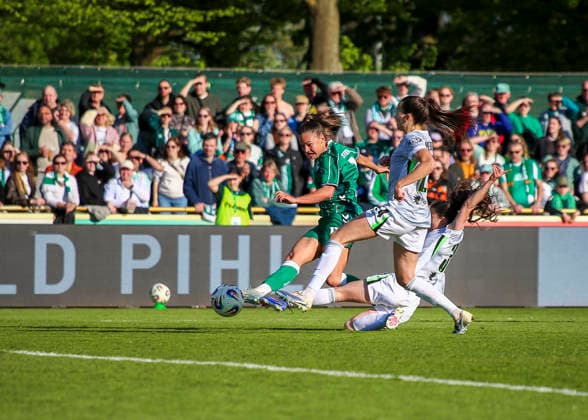 Germany Womens Bundesliga 2025 2026, Matchday 17 Werder Bremen vs VfL Wolfsburg Weser Stadion Place 11 Bremen Goal chance Larissa Muehlhaus Larissa Muehlhaus Werder Bremen Women, 7 Judit Pujols VfL Wolfsburg Women, 33 Bremen Copyright: xAymanxAlahmedx