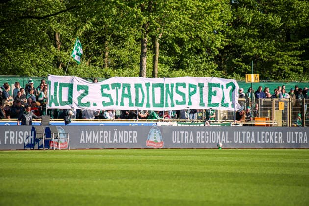 Germany Womens Bundesliga 2025 2026, Matchday 17 Werder Bremen vs VfL Wolfsburg Weser Stadion Platz 11 Bremen Spectators, Fans, Stand, Flag, Banner, Banner, Choreography, Fan choreography, Bremen Copyright: xAymanxAlahmedx