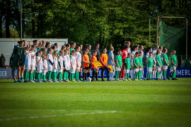 Germany Womens Bundesliga 2025 2026, Matchday 17 Werder Bremen vs VfL Wolfsburg Weser Stadion Platz 11 Bremen Team photo, long shot Bremen Copyright: xAymanxAlahmedx