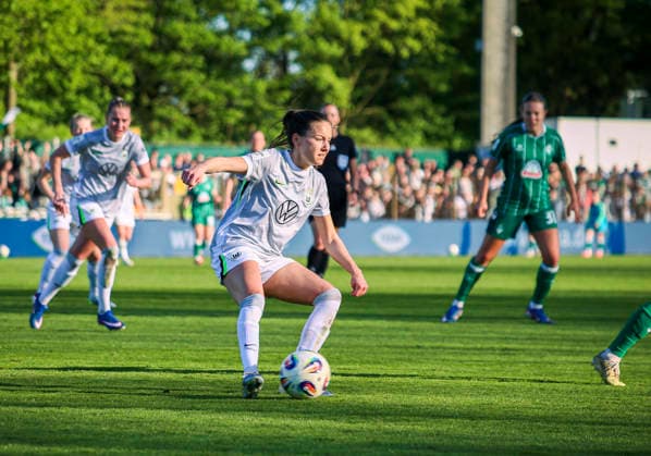 Germany Womens Bundesliga 2025 2026, Matchday 17 Werder Bremen vs VfL Wolfsburg Weser Stadion Platz 11 Bremen Joelle Wedemeyer VfL Wolfsburg Women, 24 Bremen Copyright: xAymanxAlahmedx