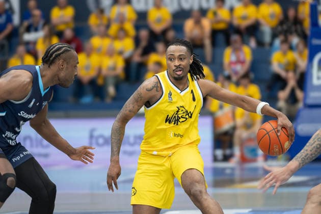 Solomon Devin Young CSO, 33 , Landrius Horton Dziki, 1 , CSO Voluntari vs Dziki Warszawa, European North Basketball League, Final Four, Semifinal 2025 26, Romania, Poland, 22 04 2026 Weissenfels Stadthalle Sachsen Anhalt Germany