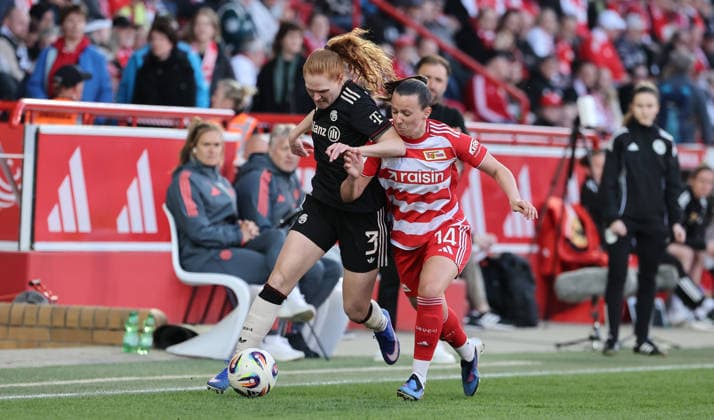 Stine Ballisager, Hannah Eurlings duel Match scene Action Sport Football Soccer 1 Bundesliga Women Women 23 Matchday Season 2025 2026 22 04 2026 1 FC Union Berlin vs FC Bayern München FCB DFL regulations prohibit any use of photographs as image sequences and or quasi video