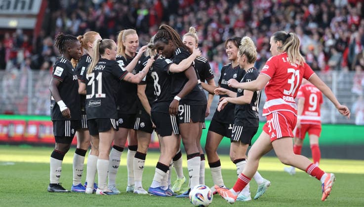 Barbara Dunst 28 cheers after scoring 1 2 with Edna Imade and teammates Joy Emotion Cheers Sport Football Soccer 1 Bundesliga Women Women 23 Matchday Season 2025 2026 22 04 2026 1 FC Union Berlin vs FC Bayern München FCB DFL regulations prohibit any use of photographs as image sequences and or quasi video