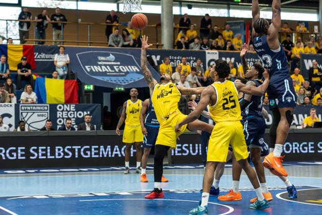 GER, ENBL VIMODROM Final 4, Semifinal 1, CSO Voluntari Dziki Warsaw 22 04 2026, Stadthalle, Weißenfels, GER, ENBL VIMODROM Final 4, Semifinal 1, CSO Voluntari Dziki Warsaw Darnell Edge Dziki Warsaw, 2 Â Photo Alexander Trienitz Weißenfels Stadthalle Sachsen Anhalt Germany