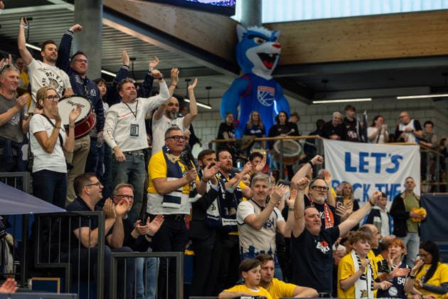 GER, ENBL VIMODROM Final 4, Semifinal 1, CSO Voluntari Dziki Warsaw 22 04 2026, Stadthalle, Weißenfels, GER, ENBL VIMODROM Final 4, Semifinal 1, CSO Voluntari Dziki Warsaw Fans of Dziki Warsaw cheer after the victory Â Photo Alexander Trienitz Weißenfels Stadthalle Sachsen Anhalt Germany