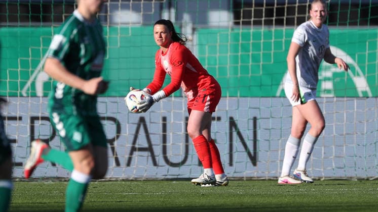 Bremen vs VfL, BL Women Bremen, 22 04 2026, Football, Women, Google Pixel Bundesliga, Season 2025 2026, SV Werder Bremen vs VfL Wolfsburg, Goalkeeper Martina Tufekovic VfL Wolfsburg Germany