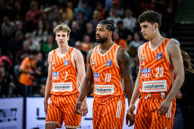 Neu Ulm, Germany, 22 04 26 Tobias Jensen ratiopharm ulm , Malik Osborne ratiopharm ulm and Diego Garavaglia ratiopharm ulm looks dejected during the Basketball Bundesliga match between ratiopharm ulm vs ALBA Berlin at ratiopharm Arena on April 22, 2026 in Neu Ulm, Germany Photo by Harry Langer DeFodi Images ratiopharm Arena, Germany, 22 04 26 Tobias Jensen ratiopharm ulm , Malik Osborne ratiopharm ulm and Diego Garavaglia ratiopharm ulm looks dejected during the Basketball Bundesliga match between ratiopharm ulm vs ALBA Berlin at Neu Ulm on April 22, 2026 in ratiopharm Arena, Germany Photo by Harry Langer DeFodi Images Photo by Harry Langer DeFodi Images