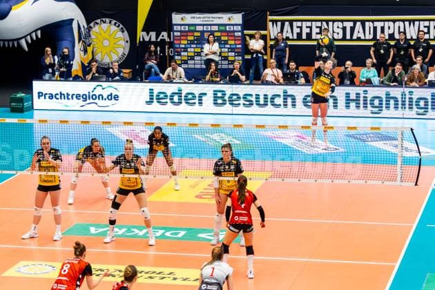 22 04 2026, GER, Volleyball, 1 Bl, Women, Season 25 26, Final PlayOff Best of 5 , VfB 91 Suhl Lotto Thueringen Dresdner SC Laura Berger VfB 91 Suhl Lotto Thueringen serving 98527 Suhl Sporthalle Wolfsgrube Thüringen Germany