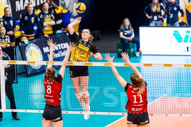 22 04 2026, GER, Volleyball, 1 Bl, Women, Season 25 26, Final PlayOff Best of 5 , VfB 91 Suhl Lotto Thueringen Dresdner SC Monika Brancuska VfB 91 Suhl Lotto Thueringen , Amanda Siksna Dresdner SC , Jette Kuipers Dresdner SC 98527 Suhl Sporthalle Wolfsgrube Thüringen Germany