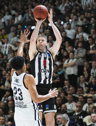 Besiktas GAIN - Cosea JL Bourg ISTANBUL, TURKIYE - APRIL 22: DConor Morgan (9) of Besiktas GAIN and Ricardo Lindo (23) of Cosea JL Bourg in action during the BKT EuroCup Week 17 basketball match between Besiktas GAIN and Cosea JL Bourg at the Besiktas GAIN Sports Complex in Istanbul, Turkiye on April 22, 2026. Esra Bilgin Anadolu Istanbul Turkey. Editorial use only. Please get in touch for any other usage.  Copyright: x2026xAnadoluxEsraxBilginx