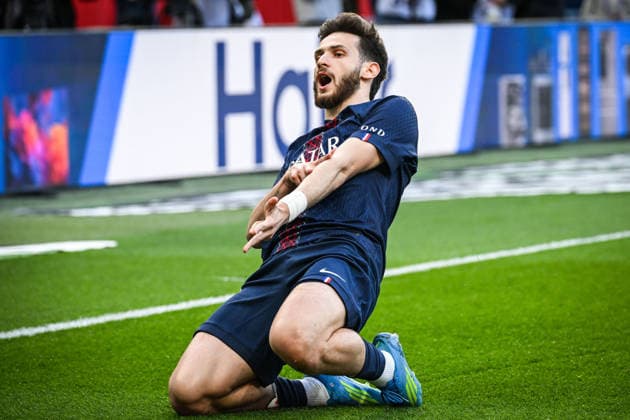 April 22, 2026, Paris, France, France: Khvicha KVARATSKHELIA of PSG celebrates his goal during the Ligue 1 match between Paris Saint-Germain (PSG) and FC Nantes at Parc des Princes Stadium on April 22, 2026 in Paris, France. Paris Saint-Germain V FC Nantes - Ligue 1  - ZUMAm308 20260422_zsp_m308_003 Copyright: xMatthieuxMirvillex