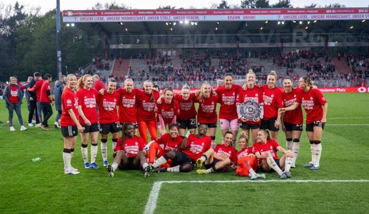 Soccer, Women, Season 2025 2026, Google Pixel Women Bundesliga 23 Matchday , 1 FC Union Berlin FC Bayern Munich, Bayern celebrates the championship, cheers after the final whistle, 22 04 2026, Copyright: xMatthiasxKochx