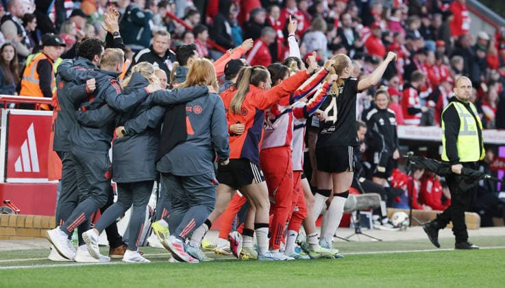 FC Bayern women cheer and celebrate the German Championship German Champion Sport Football Soccer 1 Bundesliga Women Women 23 Matchday Season 2025 2026 22 04 2026 1 FC Union Berlin vs FC Bayern München FCB DFL regulations prohibit any use of photographs as image sequences and or quasi video