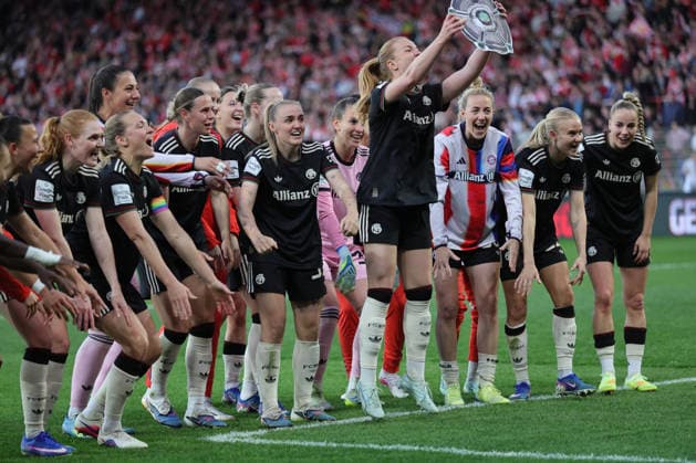 1 Soccer Bundesliga Women Union Berlin Bayern Munich, 22 04 2026 Final cheer, victory, champion cheer, championship, Bayern cheers, during the match in the 1 Soccer Bundesliga Women Union Berlin Bayern Munich in Berlin, Stadion An der Alten Försterei , on 22 04 2026 DFB regulations prohibit any use of photographs as image sequences and or quasi video Copyright: xBEAUTIFULxSPORTS Frankex