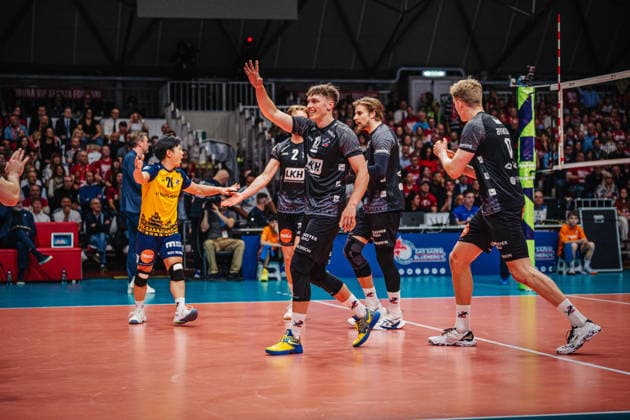 Volleyball Men CEV Cup 2026 Final Gas Sales Bluenergy Piacenza vs SVG Lüneburg 21 04 2026 The SVG Lüneburg team with Santeri Välimaa 12 SVG Lüneburg cheers