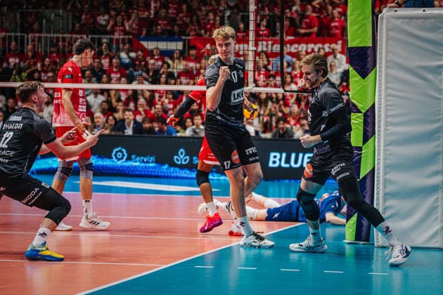 Volleyball Men CEV Cup 2026 Final Gas Sales Bluenergy Piacenza vs SVG Lüneburg 21 04 2026 Axel Enlund 17 SVG Lüneburg and Jackson Howe 6 SVG Lüneburg cheer