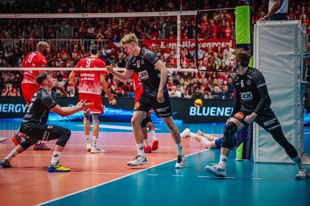 Volleyball Men CEV Cup 2026 Final Gas Sales Bluenergy Piacenza vs SVG Lüneburg 21 04 2026 Axel Enlund 17 SVG Lüneburg and Jackson Howe 6 SVG Lüneburg cheer