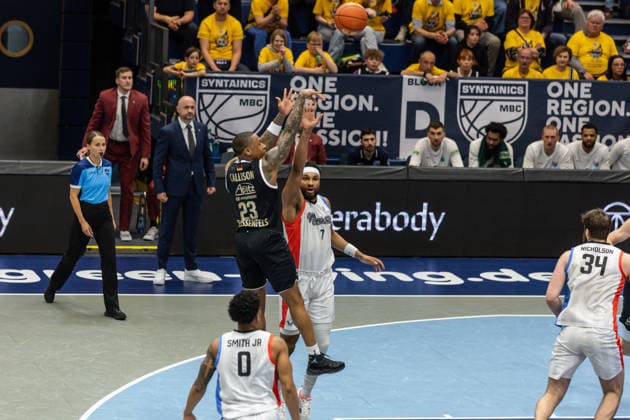 GER, ENBL VIMODROM Final 4, Semifinal 2, SYNTAINICS MBC Manchester Basketball 22 04 2026, Stadthalle, Weißenfels, GER, ENBL VIMODROM Final 4, Semifinal 2, SYNTAINICS MBC Manchester Basketball Charles Callison Syntainics MBC, 23 , Zak Irvin Manchester Basketball, 7 Â Photo Alexander Trienitz Weißenfels Stadthalle Sachsen Anhalt Germany