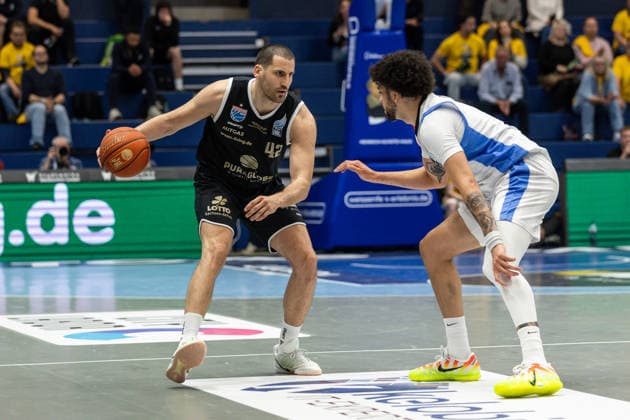 GER, ENBL VIMODROM Final 4, Semi-Final 2, SYNTAINICS MBC Manchester Basketball 22 04 2026, Stadthalle, Weißenfels, GER, ENBL VIMODROM Final 4, Semi-Final 2, SYNTAINICS MBC Manchester Basketball Nemanja Djurisic Syntainics MBC, 42 , DJ Mitchell Manchester Basketball, 8 Â Photo Alexander Trienitz Weißenfels Stadthalle Sachsen Anhalt Germany