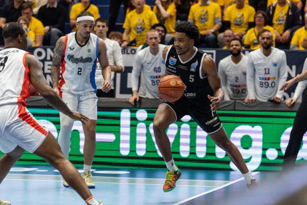 GER, ENBL VIMODROM Final 4, Semifinal 2, SYNTAINICS MBC Manchester Basketball 22 04 2026, Stadthalle, Weißenfels, GER, ENBL VIMODROM Final 4, Semifinal 2, SYNTAINICS MBC Manchester Basketball Khyri Thomas Syntainics MBC, 0 Â Photo Alexander Trienitz Weißenfels Stadthalle Sachsen Anhalt Germany