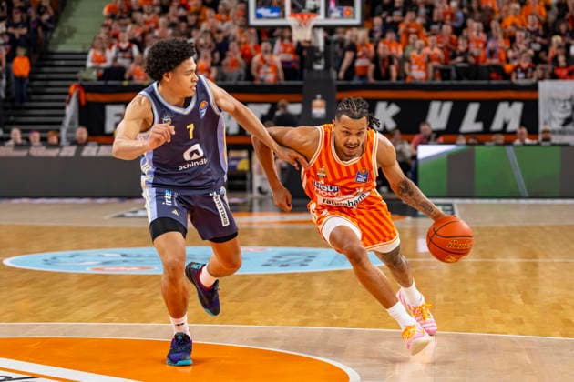 easyCredit BBL Ratiopharm Ulm vs Alba Berlin 22 04 2026 Ulm, GERMANY 22 April 2026 Buell between Nelson Weidemann Ratiopharm Ulm, 0 and Jack Kayil Alba Berlin, 7 during the match between Ratiopharm Ulm and Alba Berlin on matchday 33 of the easyCredit BBL at the ratiopharm Arena Ulm Copyright: xBEAUTIFULxSPORTS Steinx
