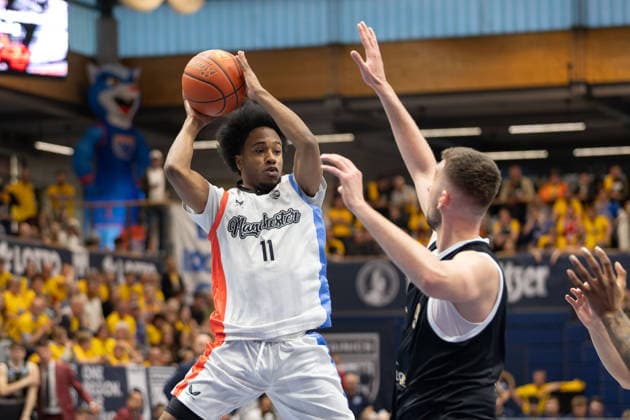 Jordan Johnson MCR, 11 , Kresimir Nikic MBC 9 , Syntainics MBC vs Manchester Basketball, European North Basketball League, Final Four, Semi-Final 2025 26, Germany England, 22 04 2026 Weissenfels Stadthalle Sachsen Anhalt Germany