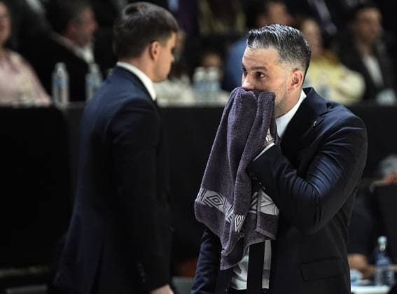 Besiktas GAIN v Cosea JL Bourg - BKT EuroCup ISTANBUL, TURKIYE - APRIL 22: Head Coach of Besiktas GAIN Dusan Alimpijevic is seen during the BKT EuroCup Week 17 basketball match between Besiktas GAIN and Cosea JL Bourg at the Besiktas GAIN Sports Complex in Istanbul, Turkiye on April 22, 2026. Esra Bilgin Anadolu Istanbul Turkey. Editorial use only. Please get in touch for any other usage.  Copyright: x2026xAnadoluxEsraxBilginx