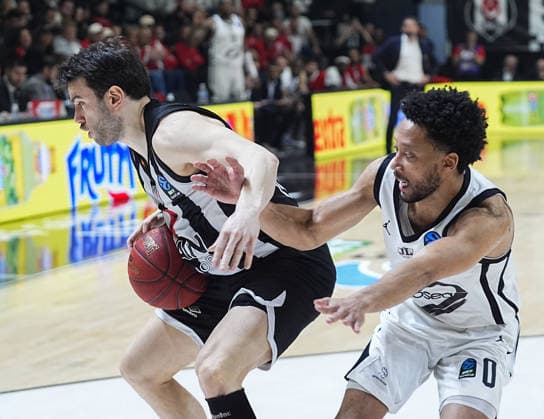 Besiktas GAIN v Cosea JL Bourg - BKT EuroCup ISTANBUL, TURKIYE - APRIL 22: Berk Ugurlu of Besiktas GAIN and Darius McGhee of Cosea JL Bourg in action during the BKT EuroCup Week 17 basketball match between Besiktas GAIN and Cosea JL Bourg at the Besiktas GAIN Sports Complex in Istanbul, Turkiye on April 22, 2026. Esra Bilgin Anadolu Istanbul Turkey. Editorial use only. Please get in touch for any other usage.  Copyright: x2026xAnadoluxEsraxBilginx