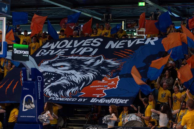 GER, ENBL VIMODROM Final 4, Semi-Final 2, SYNTAINICS MBC Manchester Basketball 22 04 2026, Stadthalle, Weißenfels, GER, ENBL VIMODROM Final 4, Semi-Final 2, SYNTAINICS MBC Manchester Basketball Banner of the fans of Syntainics MBC Â Photo Alexander Trienitz Weißenfels Stadthalle Sachsen Anhalt Germany