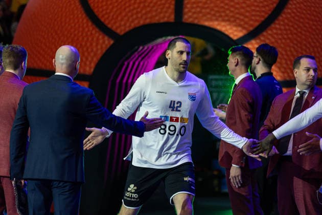 GER, ENBL VIMODROM Final 4, Semifinal 2, SYNTAINICS MBC Manchester Basketball 22 04 2026, Stadthalle, Weißenfels, GER, ENBL VIMODROM Final 4, Semifinal 2, SYNTAINICS MBC Manchester Basketball Nemanja Djurisic Syntainics MBC, 42 at the team presentation  Photo Alexander Trienitz Weißenfels Stadthalle Sachsen Anhalt Germany